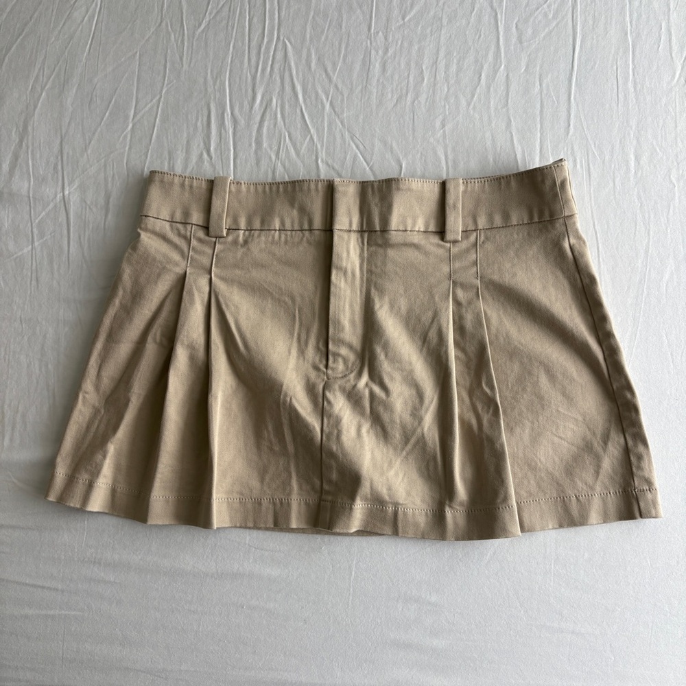 Aritzia Sunday Best Pleated Mini Skirt